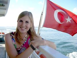 Royal Turkish - Sprachschülerin auf einem Boot